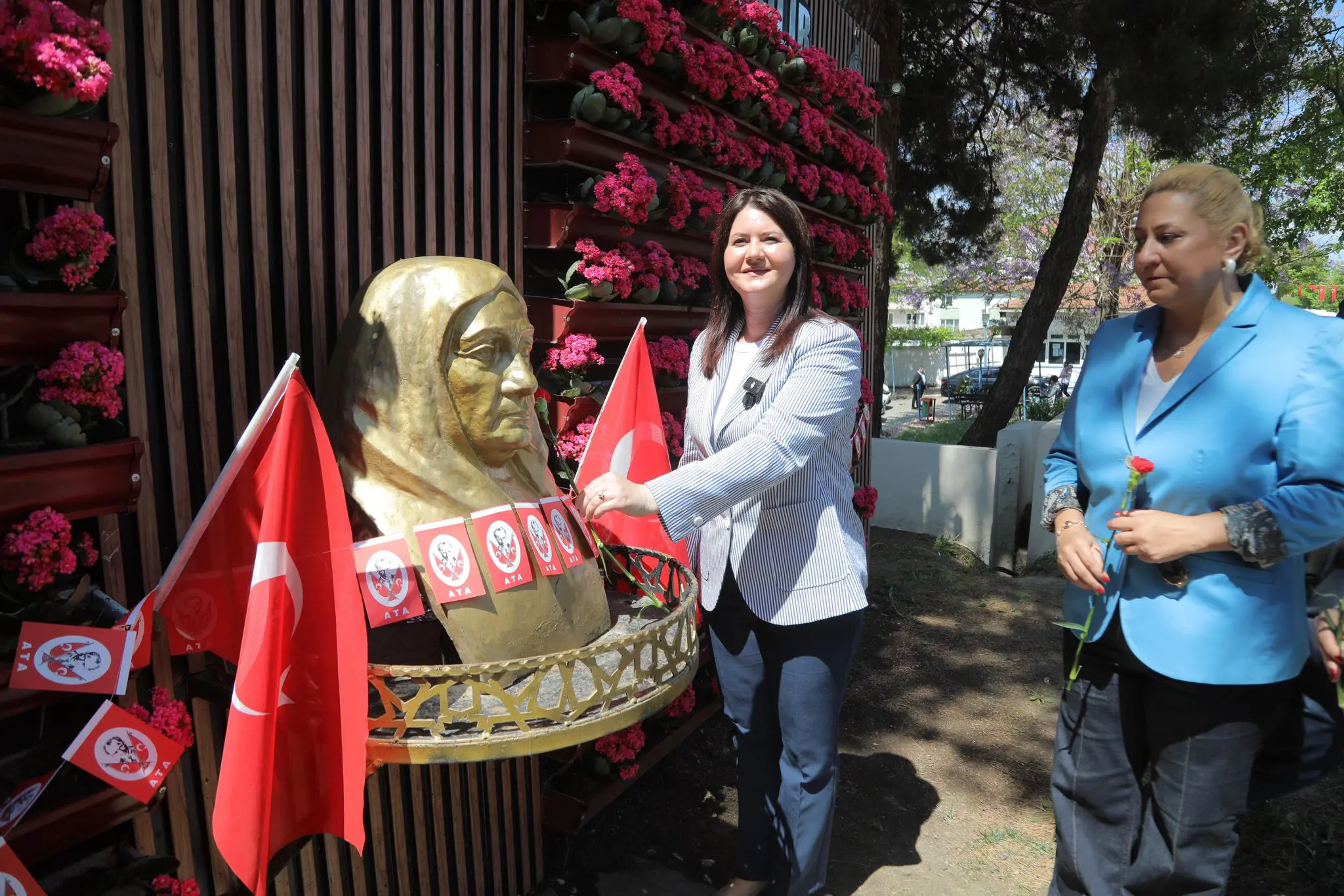 ANNELER GÜNÜ’NDE EDİRNE’NİN DÖRT BİR YANINDA VEFA VE DAYANIŞMA galeri görseli